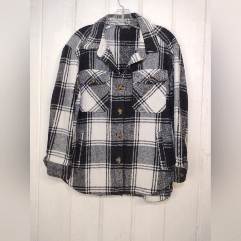 Member's Mark Plaid Shacket Black and White Plaid Button-Up Size (S)